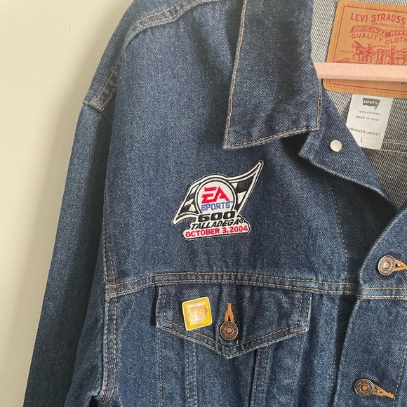 Vintage Levi’s Trucker Denim Jacket with Racing Patches and Buttons - Picture 3 of 12